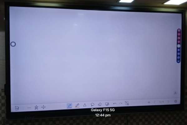 EPSON Interactive Flat Panel Display